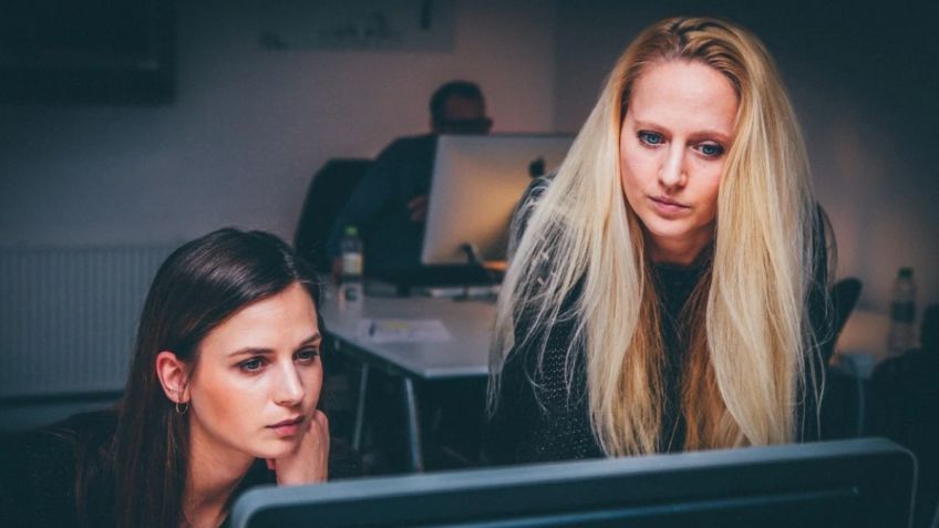 Lanzan becas para mujeres que deseen estudiar y convertirse en desarrolladoras web