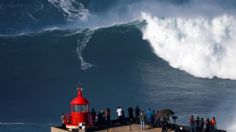 VIDEO VIRAL: Surfistas protagonizan aparatoso y extraño “choque” sobre el mar