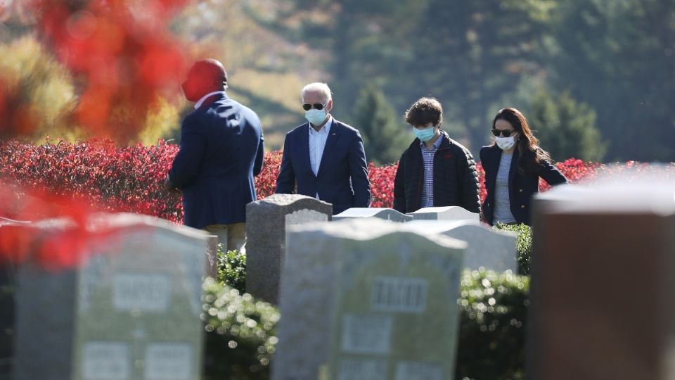 El presidente electo, Joe Biden, asiste a misa y visita la tumba de hijo. Foto: AFP