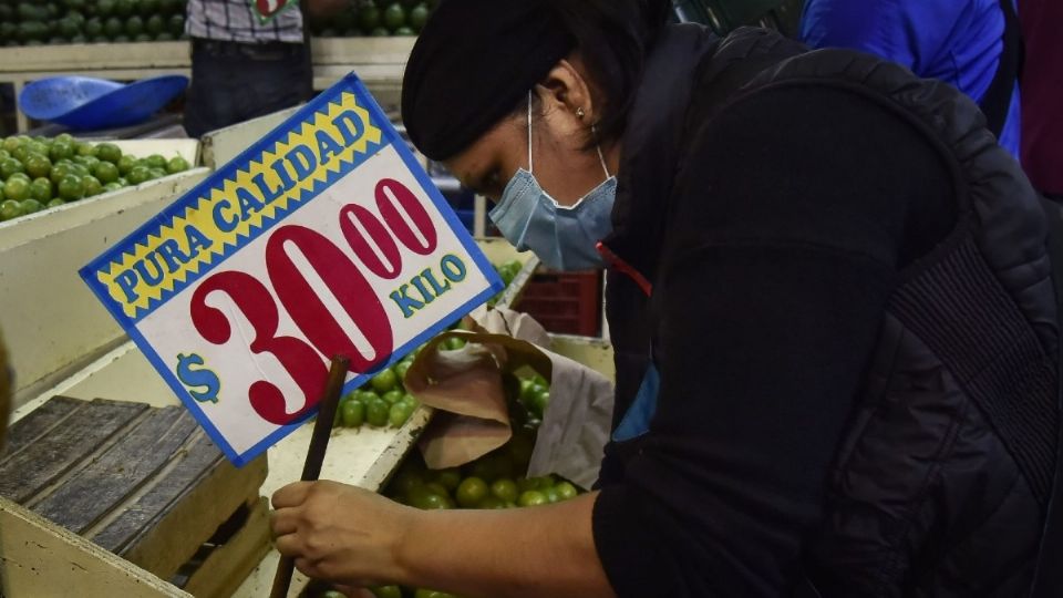 La inflación es consecuencia de los altos precios en frutas y verduras, los cuales sumaron tres meses por arriba de 4%. Foto: Cuartoscuro