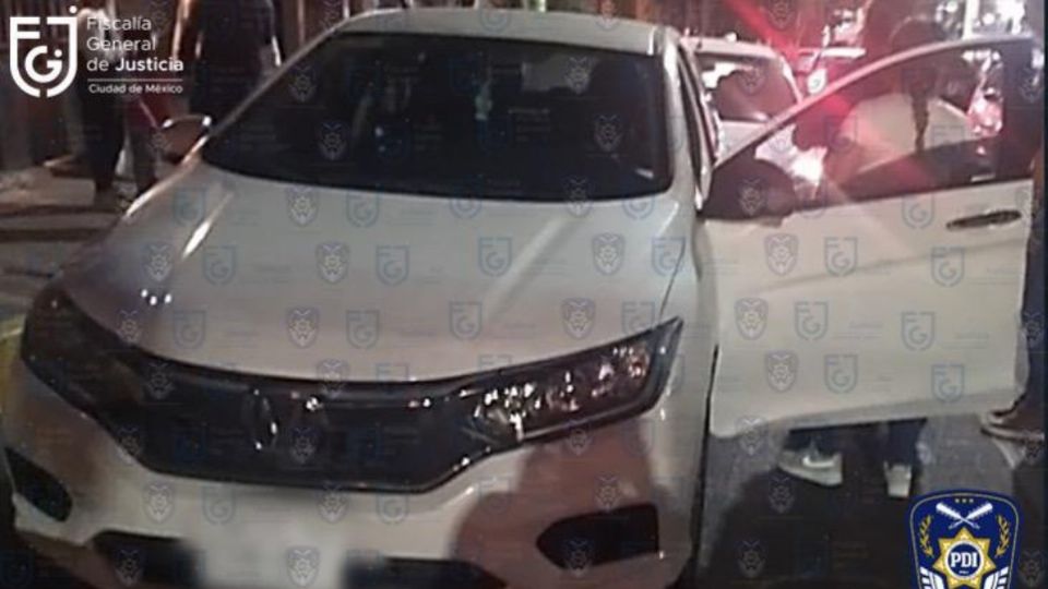 El sujeto fue localizado en la calle Alfredo Carrasco, colonia Santa Cecilia, alcaldía Tláhuac, mientras que los agentes de la PDI ubicaron a la mujer en Prolongación Lerdo de Tejada.