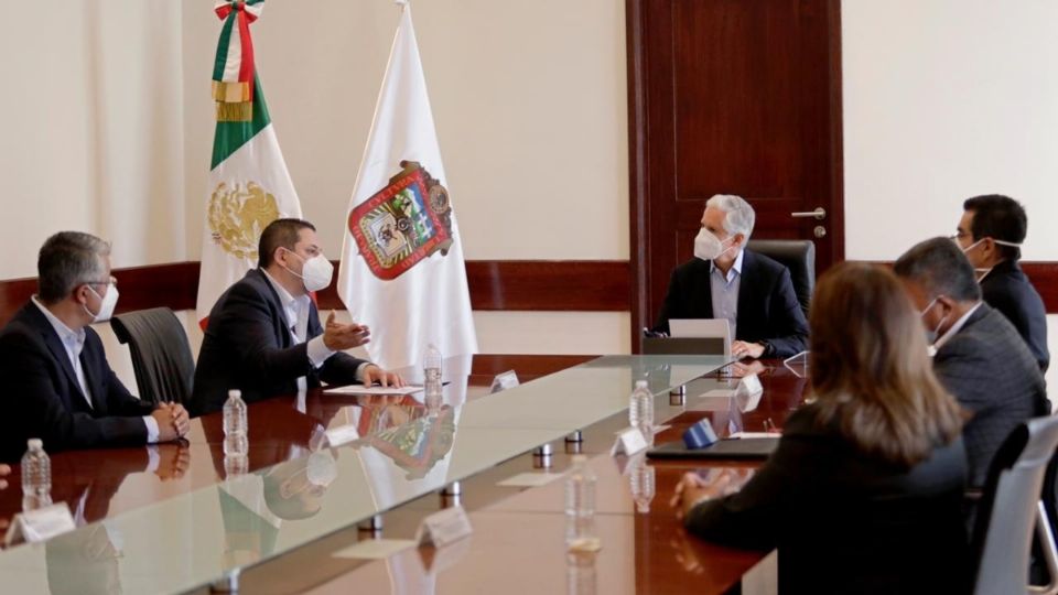  “Nos reunimos con los directivos de la Cámara Nacional de Comercio, Servicios y Turismo del Valle de Toluca. Queremos que a todos les vaya bien en #ElBuenFin y que se lleve a cabo de manera segura y responsable', publicó. 