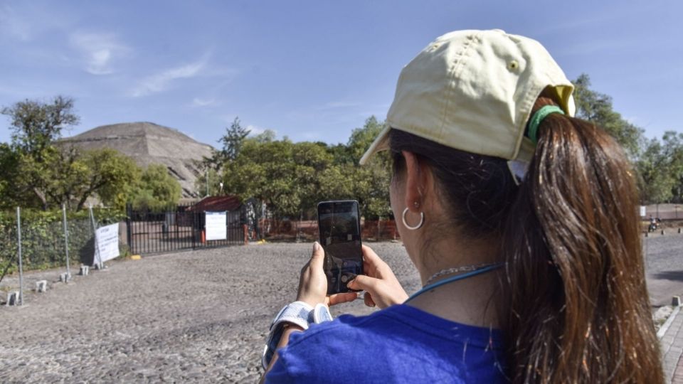 PASEO CERCANO. Los principales visitantes de sitios como Teotihuacán, son de la CDMX y del Edomex. Foto: Especial