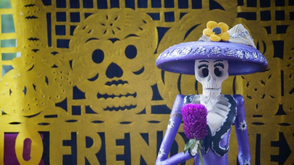 CATRINA Y PAPEL PICADO. 2012. Foto: Kerena 14. Commons Wikimedia
