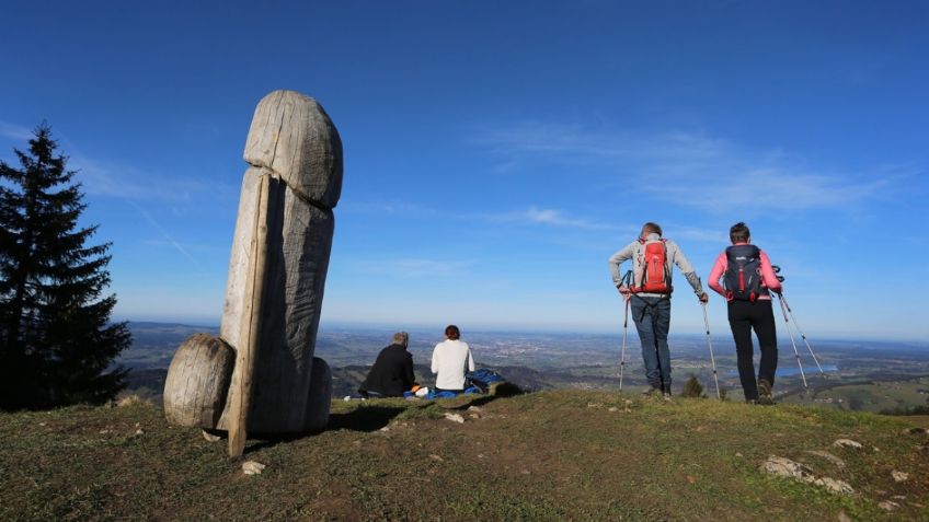 ¡Una más! Desaparece enorme escultura en montañas alemanas, autoridades no saben qué pasó