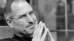 ¿Pagarías más de 200 mil pesos por un iPhone 12 hecho con el suéter de Steve Jobs?