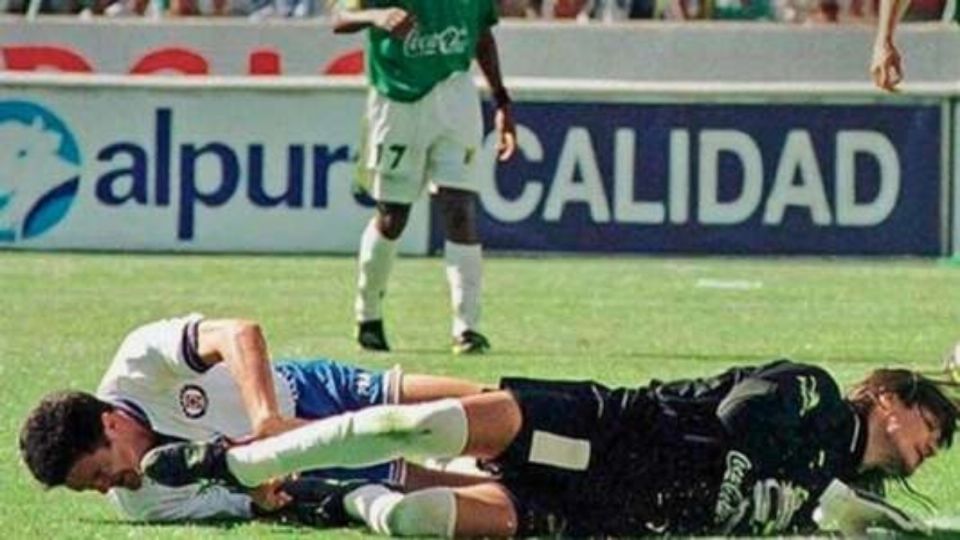 En una entrevista Comizzo aprovechó para hablar sobre el incidente que tuvo con Carlos Hermosillo en la final de Liga MX de 1997. Foto: Especial

