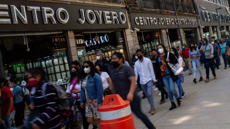 Del 14 al 20 de diciembre, en el Primer Cuadro capitalino los establecimientos sólo podrán brindar servicio al público hasta las 17:00 horas de lunes a domingo. Foto: Cuartoscuro