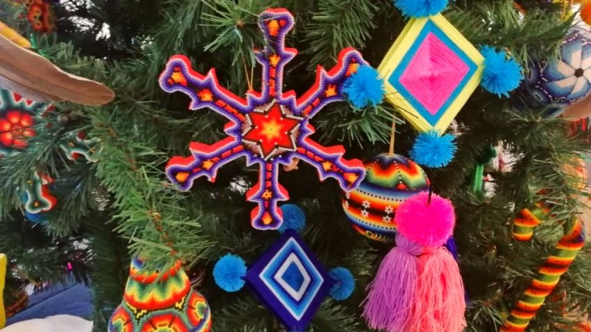 Lánzate a la exposición de arbolitos navideños decorados con figuras "mexas"