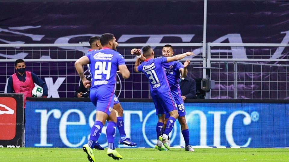 Jugadores de Cruz Azul festejando gol. Foto: Mexsport