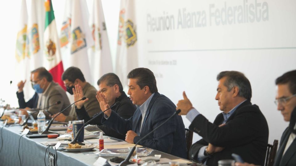 Los mandatarios plantearon que sea el consejo de salubridad nacional el responsable. Foto: Especial