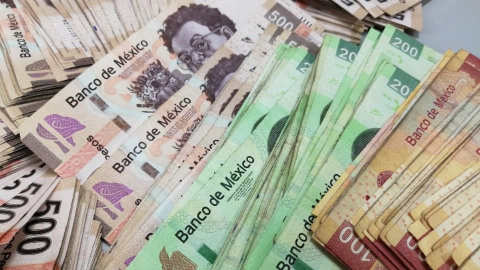 La moneda mexicana cotiza alrededor de 19.78 pesos por dólar. Foto: Especial