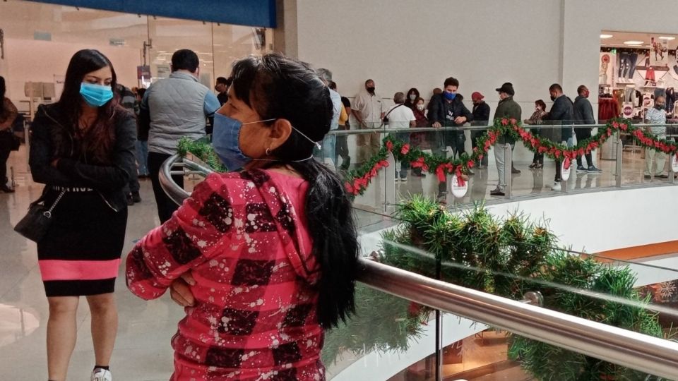 Interior de un centro comercial en la CDMX. FOTO: Cuartoscuro /Archivo