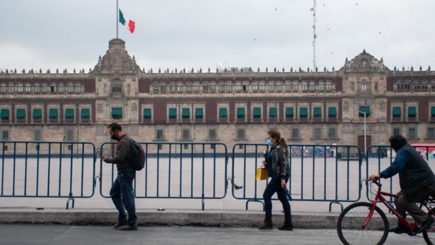 Experto en epidemiología exige filtros para asistir a la plancha del Zócalo en CDMX