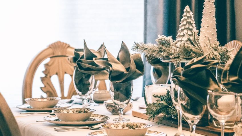 Decora tu mesa de Navidad con estos tips y conviértete en la reina de la temporada