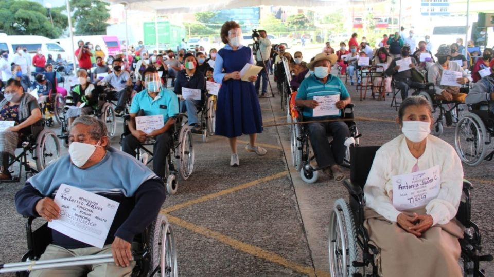 Mercedes Calvo aseguró que un “cambio de actitud ante la vida, permite romper obstáculos y alcanzar retos”, por lo que invitó a los presentes a adaptar esta filosofía de vida.
