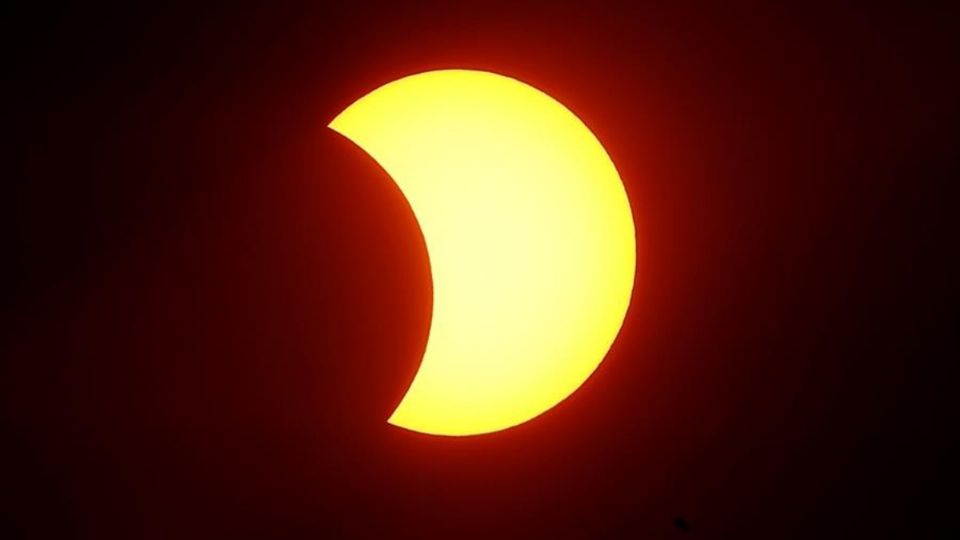 Aparece cometa durante eclipse total de Sol. Foto: EFE