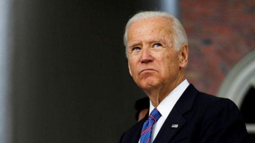 Un profesor latino de escuela pública podría ser el titular de educación de Joe Biden