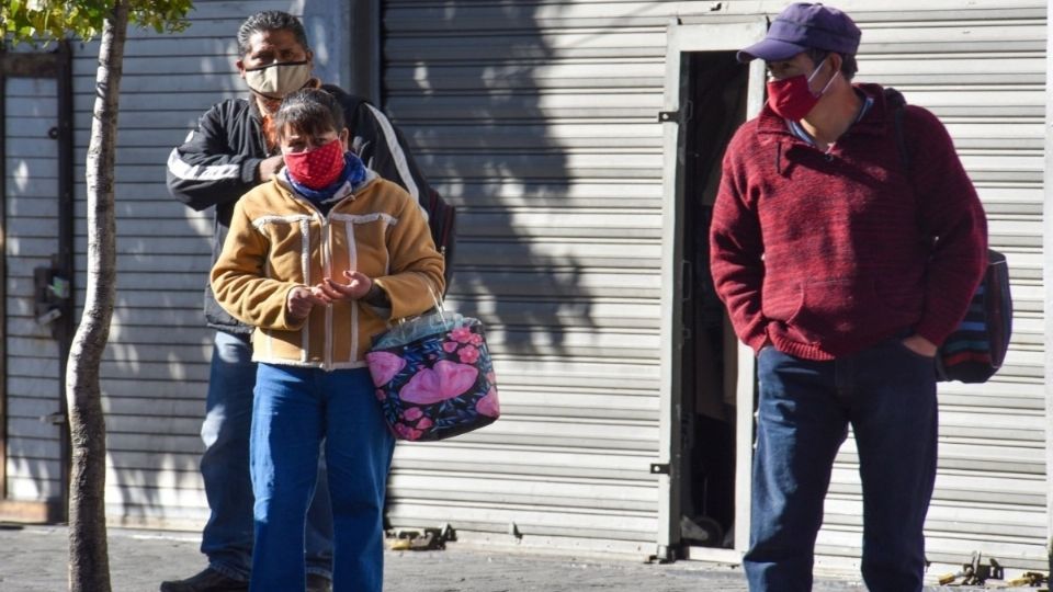 También hicieron un llamado a los conductores a manejar con precaución en el pavimento mojado