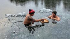 VIDEO VIRAL: ¡Eso si es un “deporte extremo”! Canadienses juegan ajedrez sumergidos en agua helada