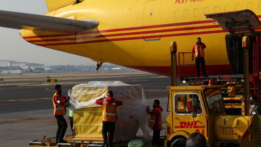 ¿A qué hora llega a México el segundo avión con vacunas Covid-19 de Pfizer?