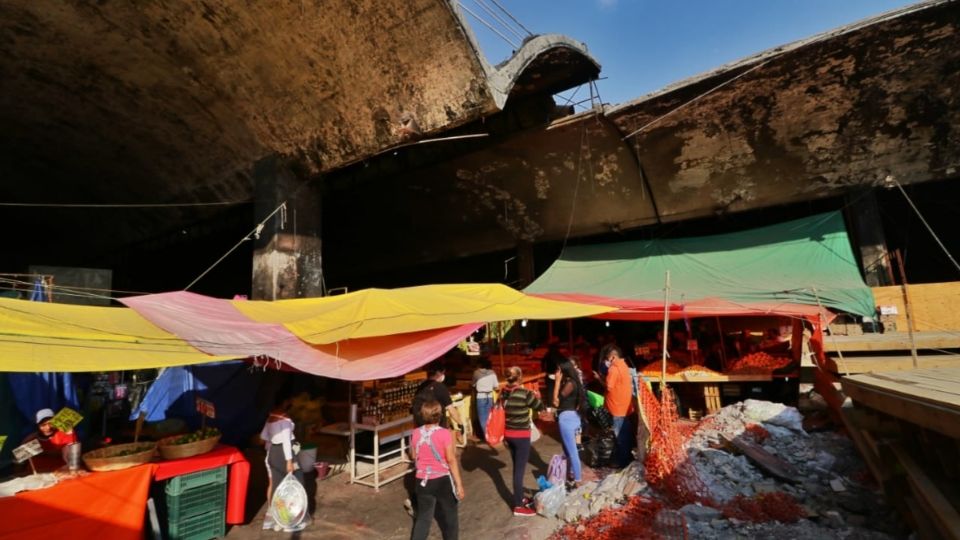 OBRAS. Los trabajos para reconstruir las zonas devastadas van a paso lento. Foto: Yadín Xolalpa