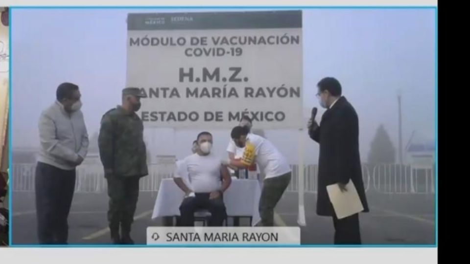 Personal médico de la 22ª zona Militar ubicada en Santa María Rayón, reciben la vacuna