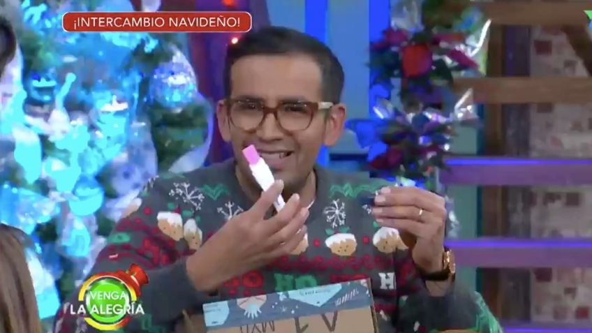 Capi Pérez recibe prueba de embarazo POSITIVA en intercambio de regalos en Venga la Alegría