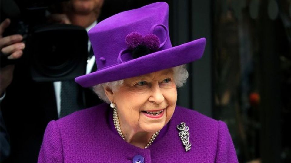 Este año, Isabel II se encuentra aislada junto con su esposo, el Duque de Edimburgo, de 99 años. FOTO: Especial