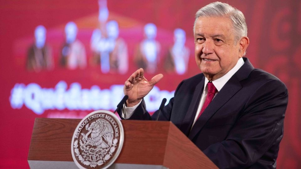 López Obrador comentó que está analizando con la Secretaría de Hacienda aplicar el ajuste inflacionario para otros mes de 2021. Foto: Especial