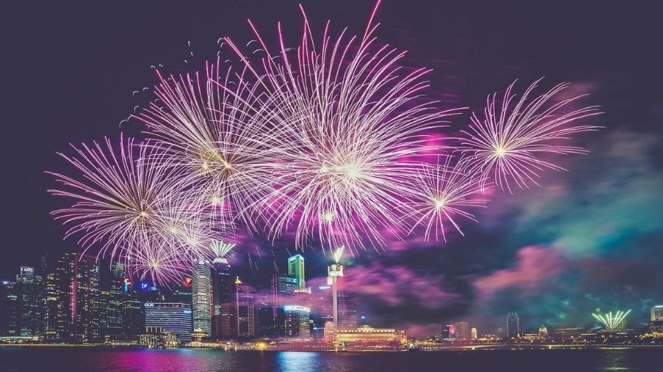 Los fuegos artificiales este año se verán desde casa. Foto: Pixabay