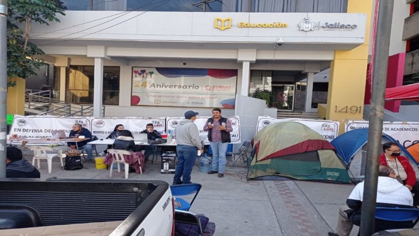 Denuncia Sindicato de Colegio de Bachilleres en Jalisco, represalias por demanda de pago