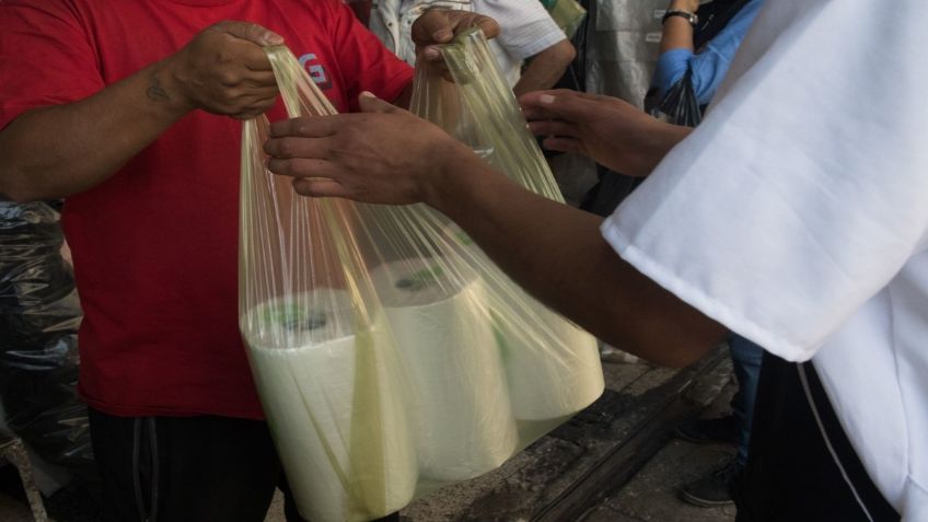 Pandemia complica transición para eliminar los plásticos para la entrega de comida