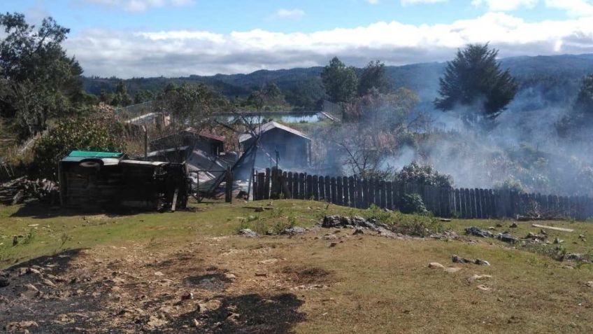 Incendian 30 casas y desplazan a familias tzeltales en Chiapas