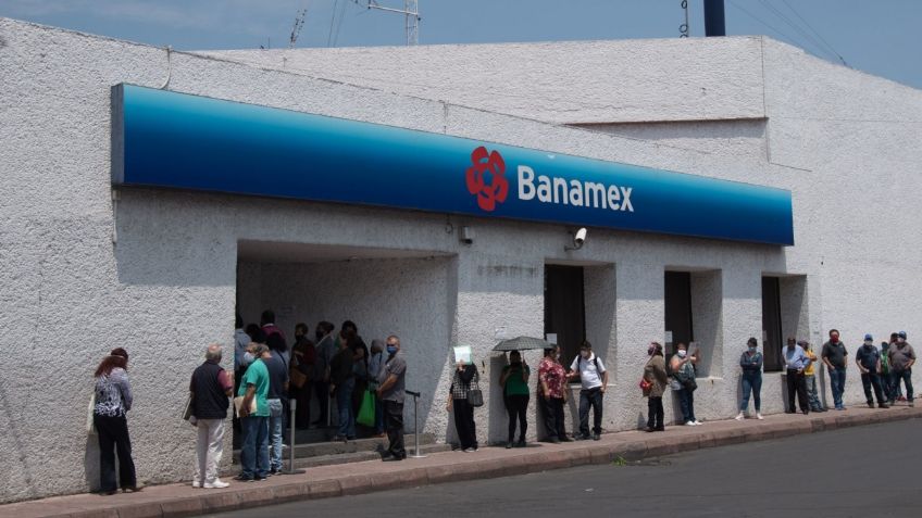 AMVO: Mexicanos desconfían de servicio bancario