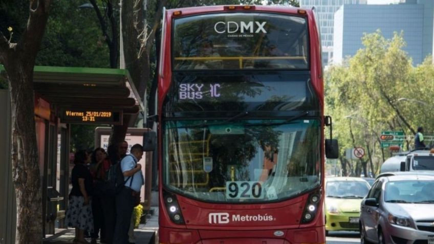 Piden mantener ventanas abiertas en transporte público para prevenir COVID-19 durante invierno