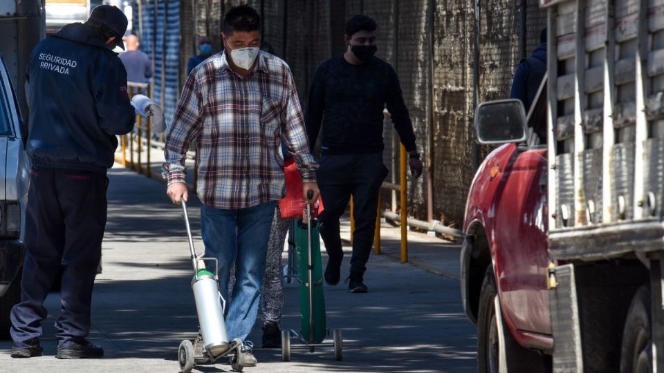 Los tanques de oxígeno han llegado a alcanzar precios por arriba de los 6 mil pesos. Foto: Cuartoscuro