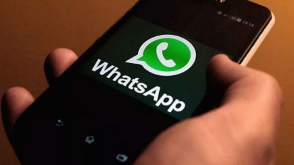 Quizá WhatsApp sea la forma más fácil de estar en contacto con tus seres queridos, por ello aprovecha las imágenes que te compartimos para que se las envíes. Foto: Especial