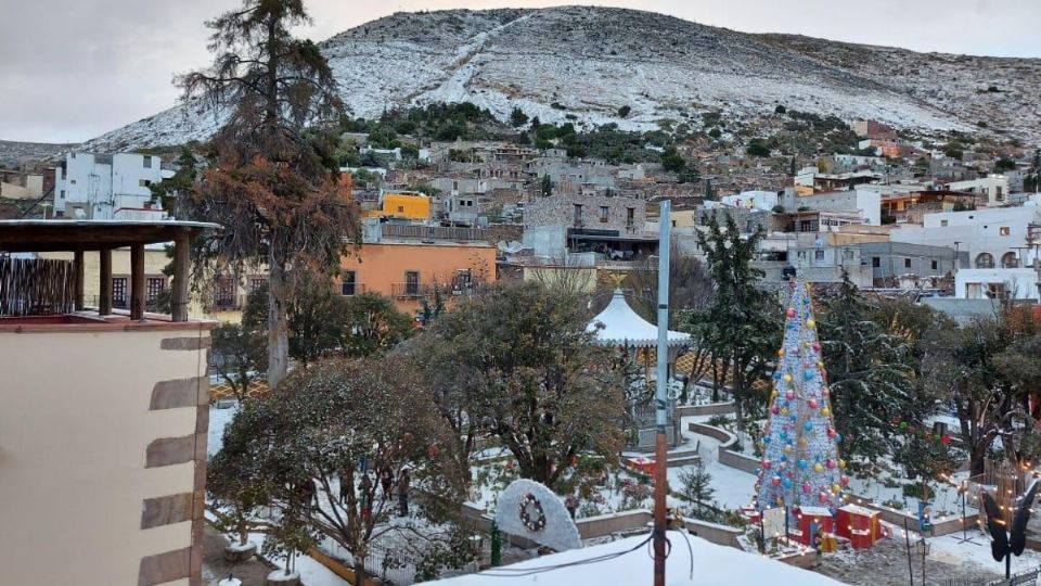 El pueblo mágico quedó teñido de blanco en las últimas horas del 2020. Foto: Especial