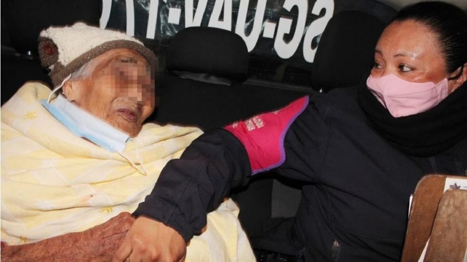 Abuelita fue golpeada y abandonada en calles del Edomex
FOTO: Twitter