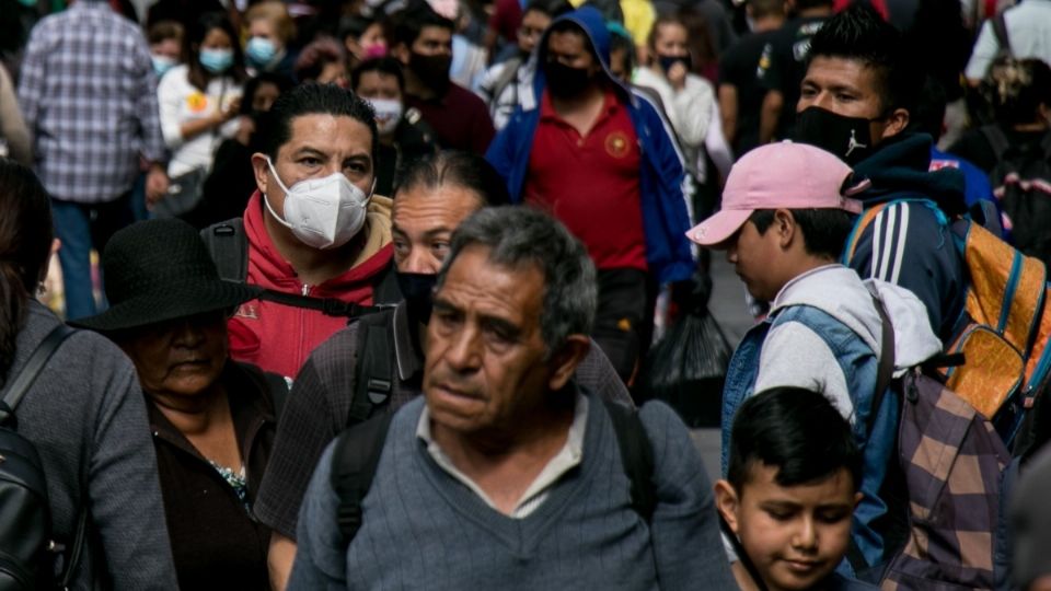 Pese a señalamientos de alto riesgo de contagio, las calles lucen abarrotadas.