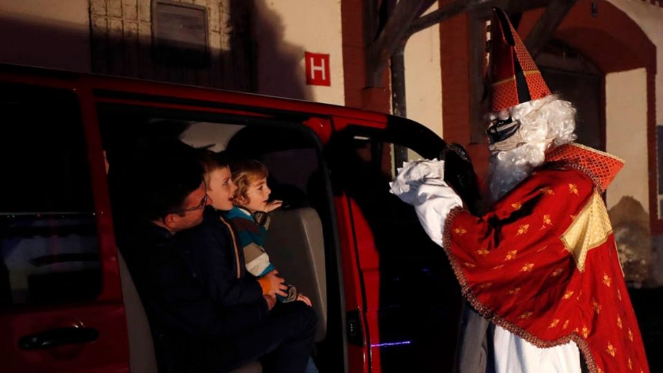 Los niños sacaban la cabeza por la ventanilla para disfrutar mejor de la experiencia. Foto: Especial