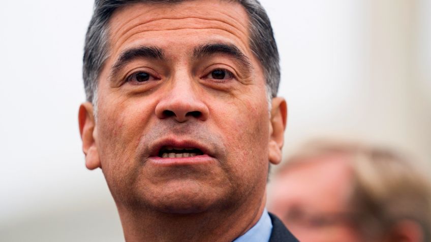 Xavier Becerra, hijo de migrantes mexicanos, nominado para dirigir Salud con Joe Biden