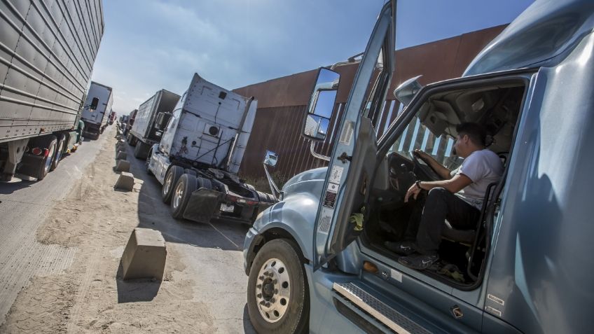 Autoridades dificultan denuncias; proceso detiene el trabajo de transportistas