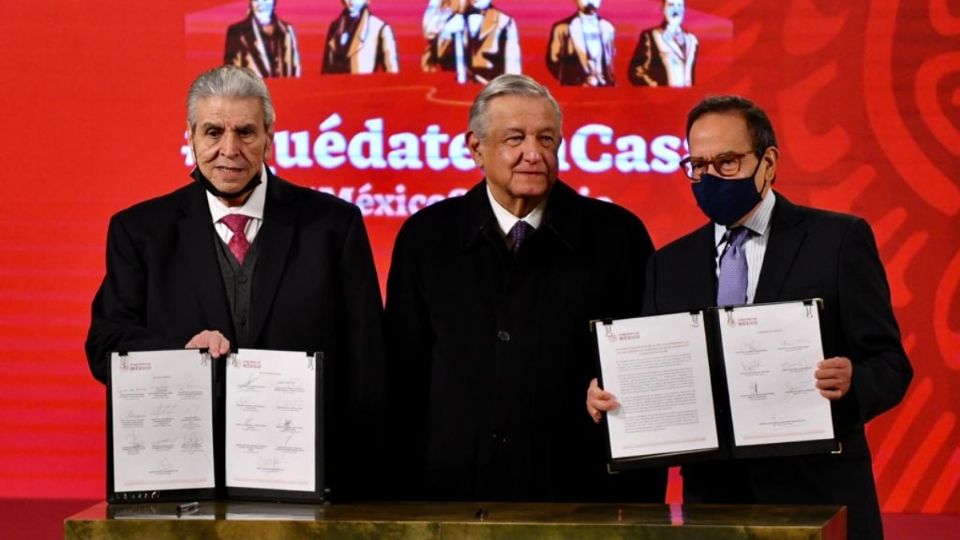 El presidente junto a Carlos Aceves y Carlos Salazar. Foto: Guillermo O’Gam