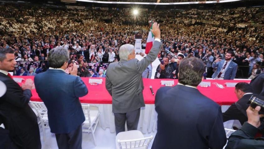 AMLO, Laura Bozzo, El Hijo del Santo y Onésimo Cepeda entre los invitados al congreso de la CATEM: VIDEO