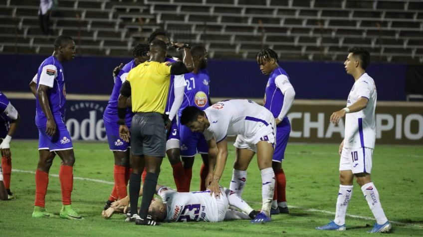 Pablo Aguilar dice adiós a temporada con Cruz Azul por lesión