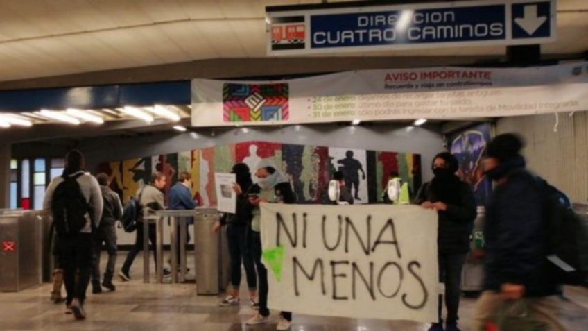 Metro CDMX: Torniquetes en Taxqueña son tomados por grupos feministas