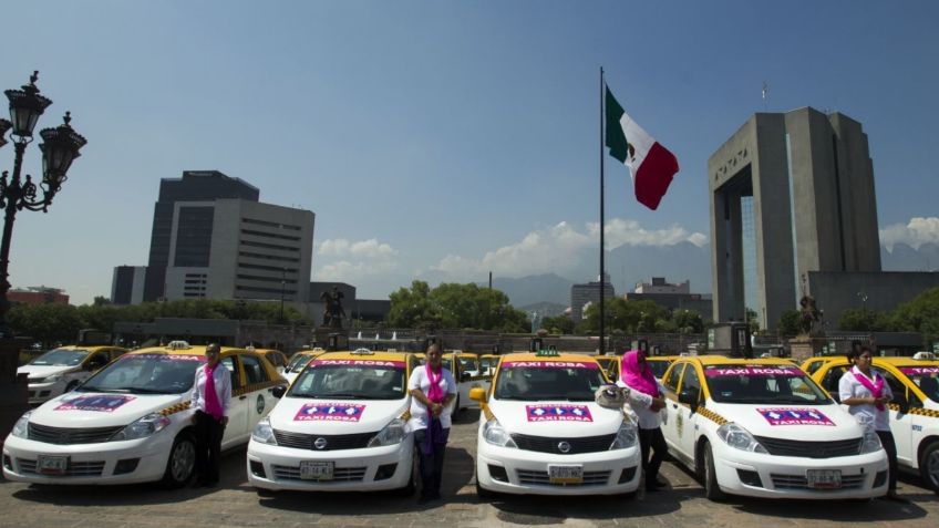 Mujer en Monterrey se hace pasar por fantasma para no pagar 87 pesos a taxista