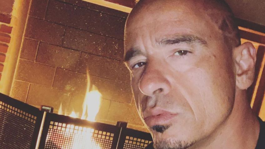 VIDEO: Eros Ramazzotti agrede a fan mexicana en el aeropuerto de la CDMX